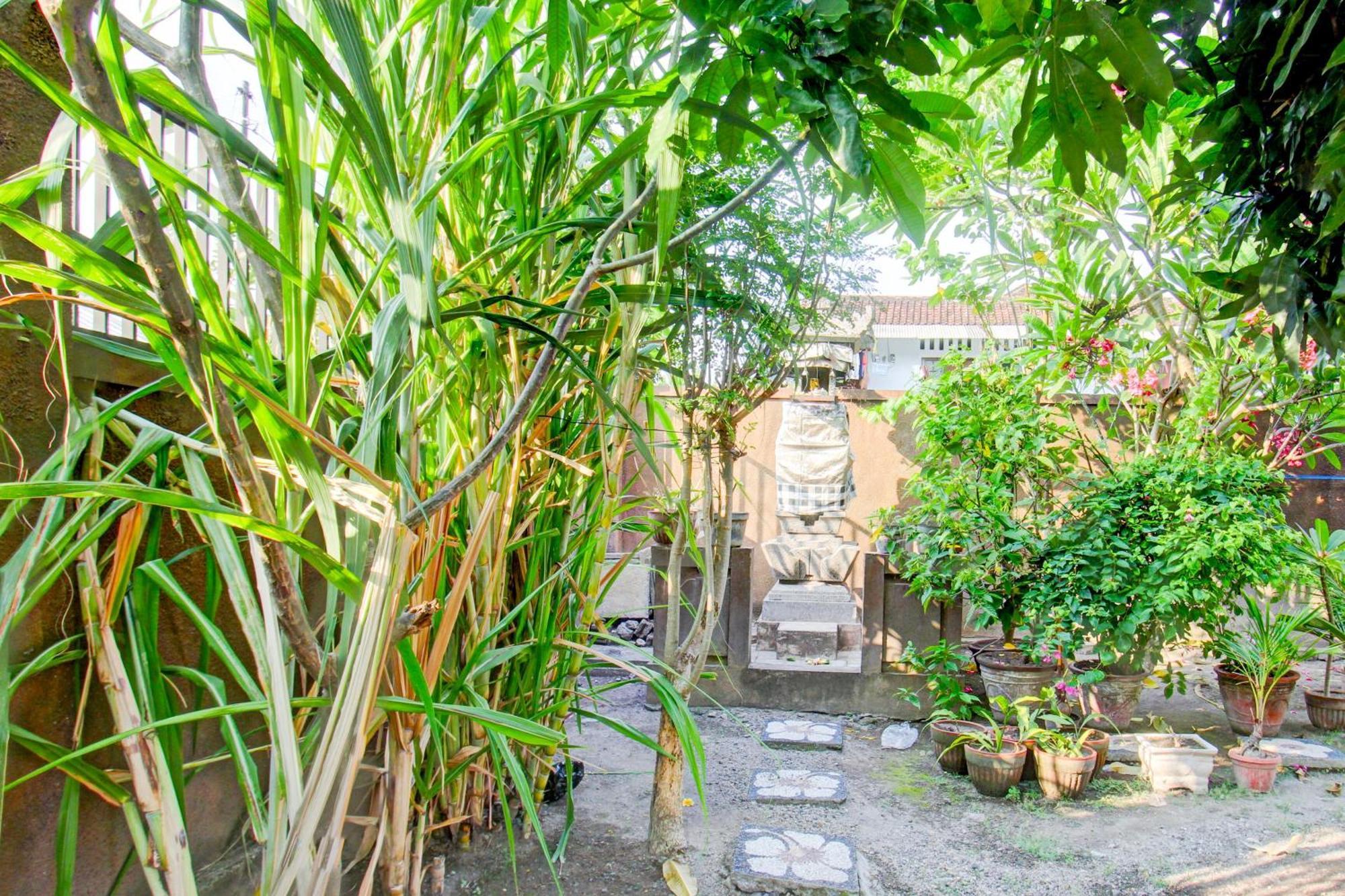 Oyo Life 93284 Kos Cendana Raya Hotel Mataram Exterior photo